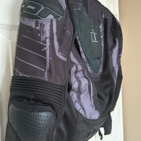 Women’s Icon Overlord Motorcycle Jacket - Picture 7 of 14